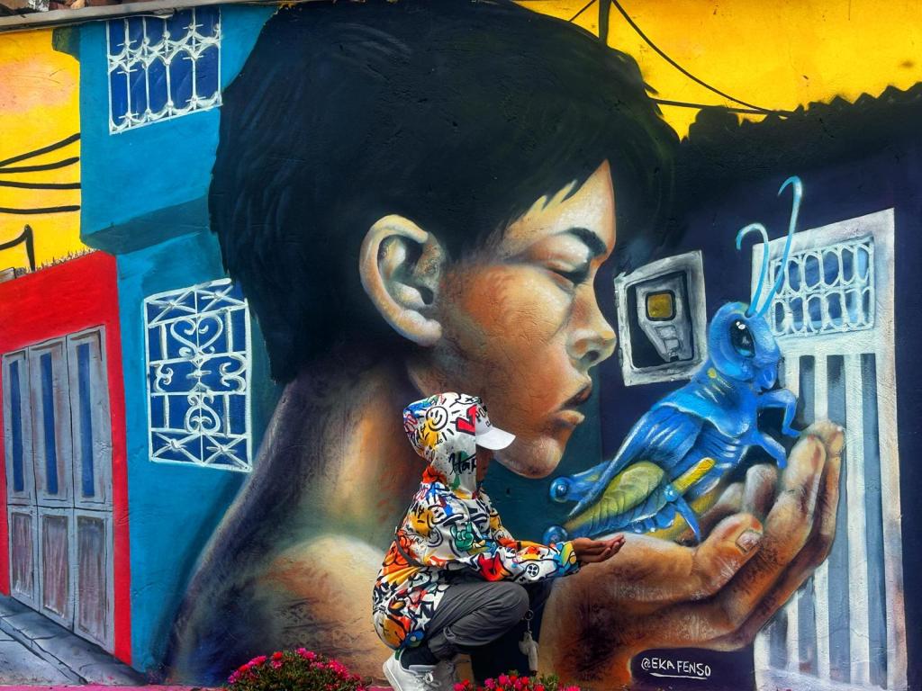 Mirador del Paraiso: Bogotá  from Above: Urban Art, Murals, and a Cable Car Connecting&nbsp;Stories